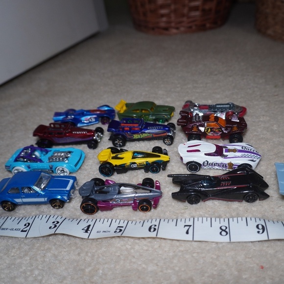 Hot Wheels,Ford Escort RS,Carbide, Batmobile,Loop Coupe,Piledriver,Velocita - Picture 1 of 6